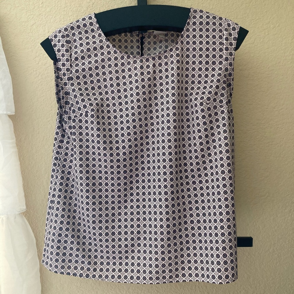 Merona White and Navy Geometric Sleeveless Blouse